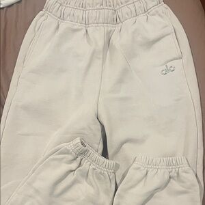 ALO Yoga Cream Jogger Sweatpants
